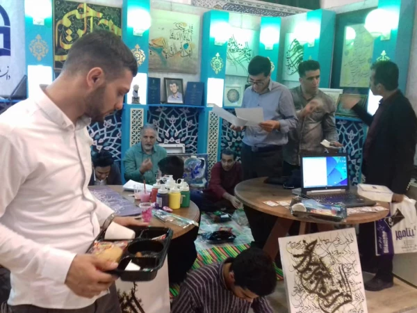 بازدید جمعی از دانشجویان پردیس شهید چمران از نمایشگاه قرآن 6