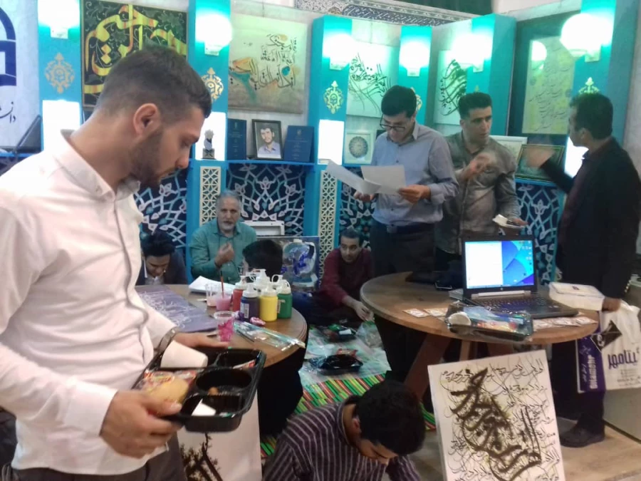 بازدید جمعی از دانشجویان پردیس شهید چمران از نمایشگاه قرآن 6