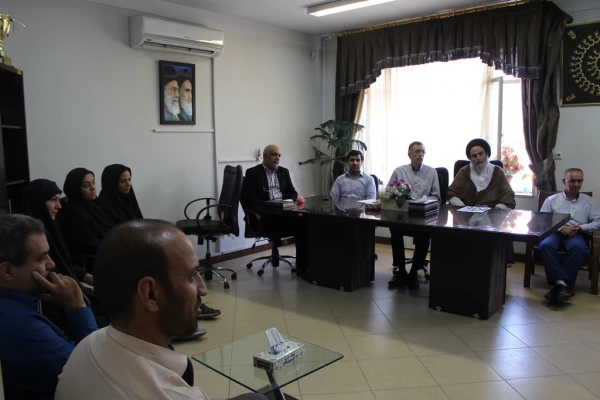 برگزاری جلسه شورای اداری پردیس شهید چمران 
 2