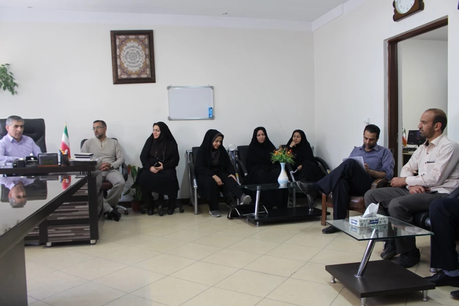 برگزاری جلسه شورای اداری پردیس شهید چمران 
 4