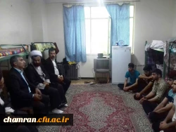 دیدار صمیمی دکتر آزادی با دانشجویان خوابگاهی 4