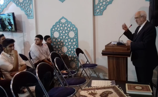 اداره غرفه دانشگاه فرهنگیان استان تهران در نمایشگاه بین المللی قرآن کریم توسط دانشجویان پردیس شهید چمران 2