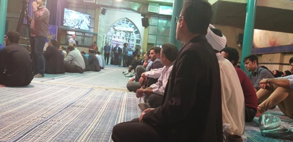 حضور پرشور دانشجویان پردیس شهید چمران در حسینیه جماران به مناسبت سالروز رحلت بنیانگذار جمهوری اسلامی ایران 2