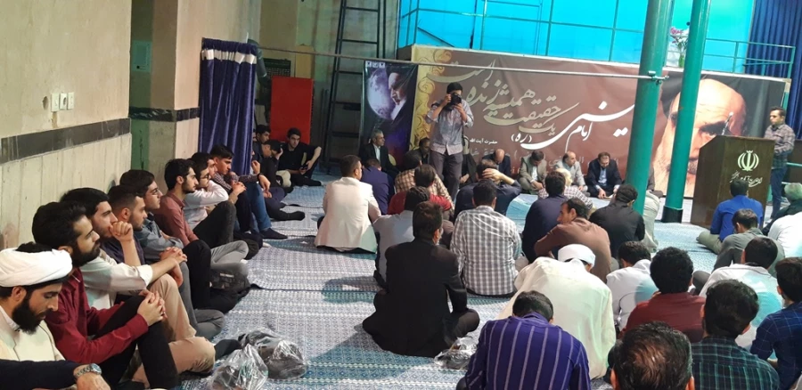 حضور پرشور دانشجویان پردیس شهید چمران در حسینیه جماران به مناسبت سالروز رحلت بنیانگذار جمهوری اسلامی ایران 6
