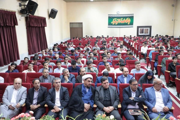 معلم باید خود عامل و الگو باشد چون تاثیر الگو بر دانش آموز بیشتر از توصیه و کلام است 5