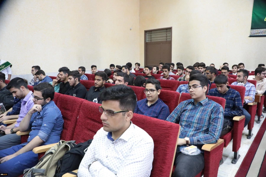 معلم باید خود عامل و الگو باشد چون تاثیر الگو بر دانش آموز بیشتر از توصیه و کلام است 6