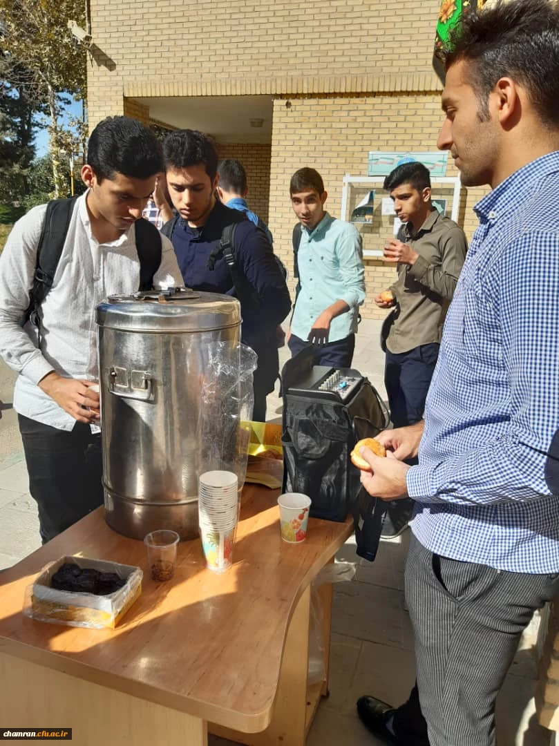 برپایی ایستگاه صلواتی توسط دانشجویان پردیس شهید چمران 5