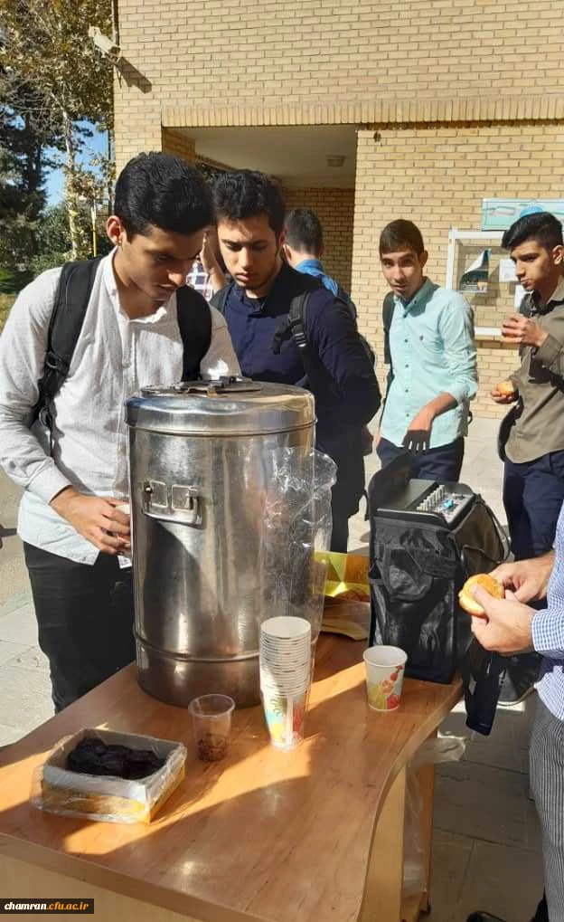 برپایی ایستگاه صلواتی توسط دانشجویان پردیس شهید چمران 5