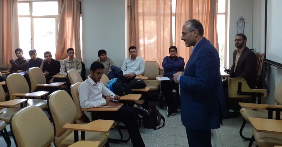 جلسه توجیهی تبیین ضوابط و مقررات گزینش دانشجو معلمان ورودی مهر ۹۸ و بهمن ۹۷ 3