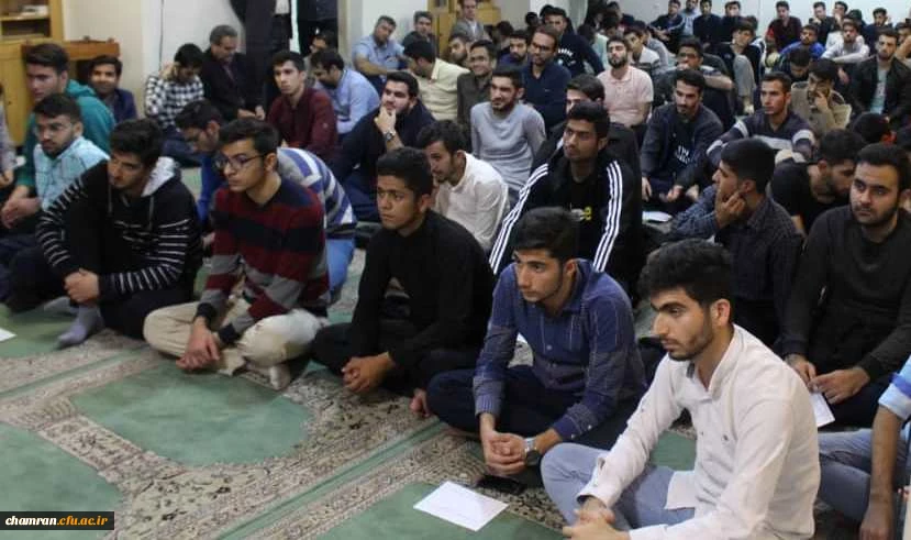 نشست صمیمی دانشجویان و همکاران پردیس شهید چمران در سرای دانشجویی 4