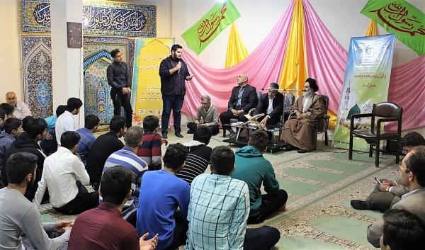 نشست صمیمی دانشجویان و همکاران پردیس شهید چمران در سرای دانشجویی 2