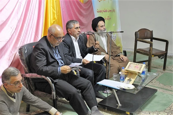 نشست صمیمی دانشجویان و همکاران پردیس شهید چمران در سرای دانشجویی 5