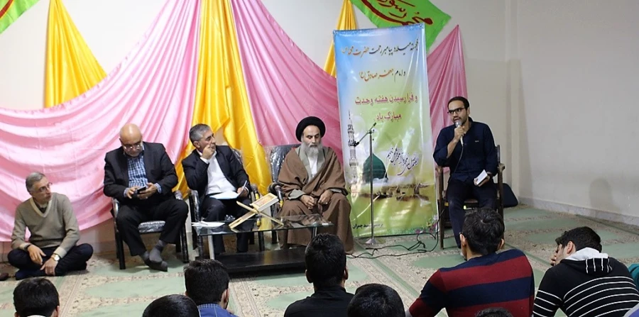 نشست صمیمی دانشجویان و همکاران پردیس شهید چمران در سرای دانشجویی 10