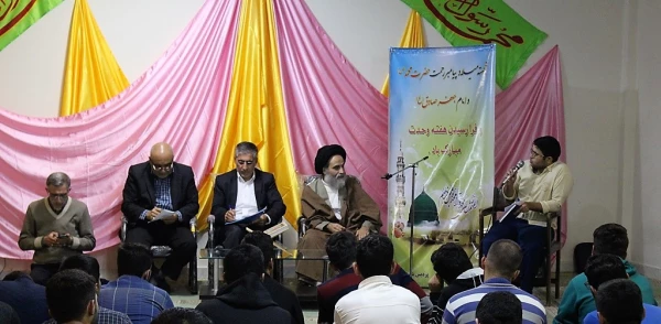 نشست صمیمی دانشجویان و همکاران پردیس شهید چمران در سرای دانشجویی 11