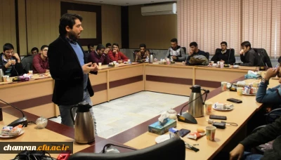 با ارائه کارشناسان مرکز بهداشت و سلامت در پردیس شهید چمران برگزار شد:

کارگاه آموزشی تغذیه سالم برای دانشجویان