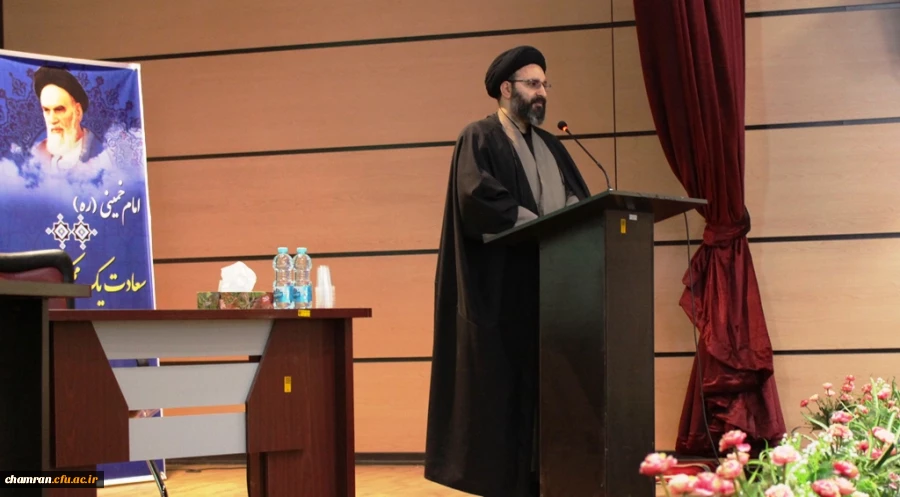 نهادینه سازی گفتمان تربیت معلم در گام دوم انقلاب اسلامی از وظایف خطیر متولیان تربیت معلم است 2