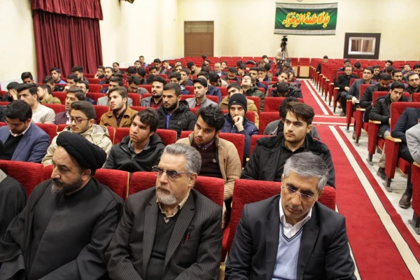 نهادینه سازی گفتمان تربیت معلم در گام دوم انقلاب اسلامی از وظایف خطیر متولیان تربیت معلم است 4