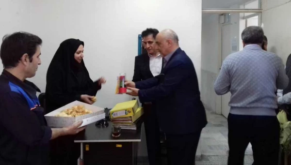 تقدیر از همکاران خانم به مناسبت سالروز ولادت حضرت فاطمه سلام الله علیها و روز زن و روز مادر 3