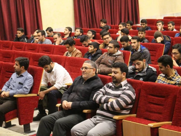 برگزاری همایش یادواره شهدا در پردیس شهید چمران 6