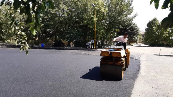 انجام پروژه آسفالت ریزی در پردیس شهید چمران 27