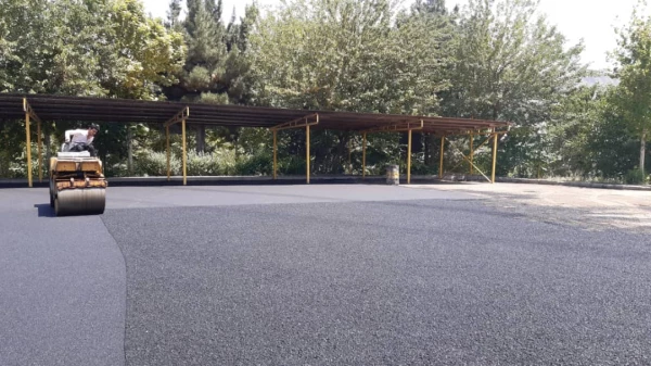 انجام پروژه آسفالت ریزی در پردیس شهید چمران 29