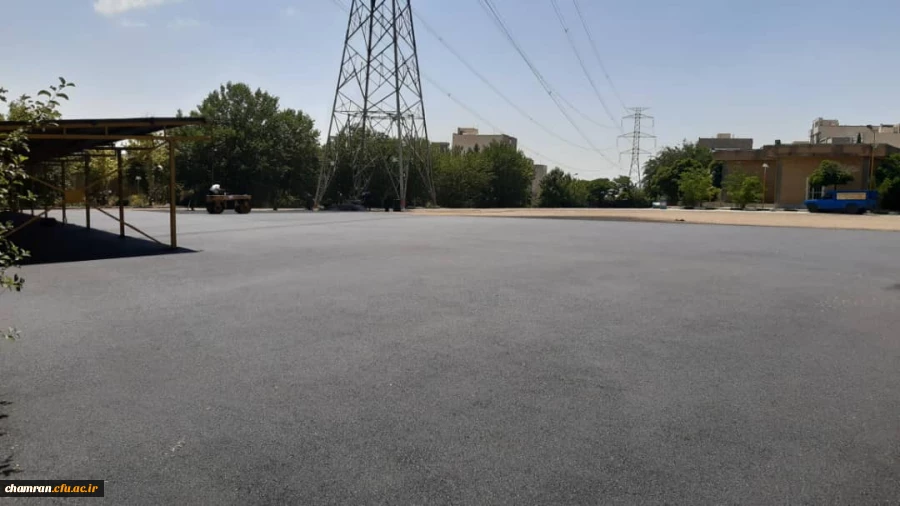 انجام پروژه آسفالت ریزی در پردیس شهید چمران 30