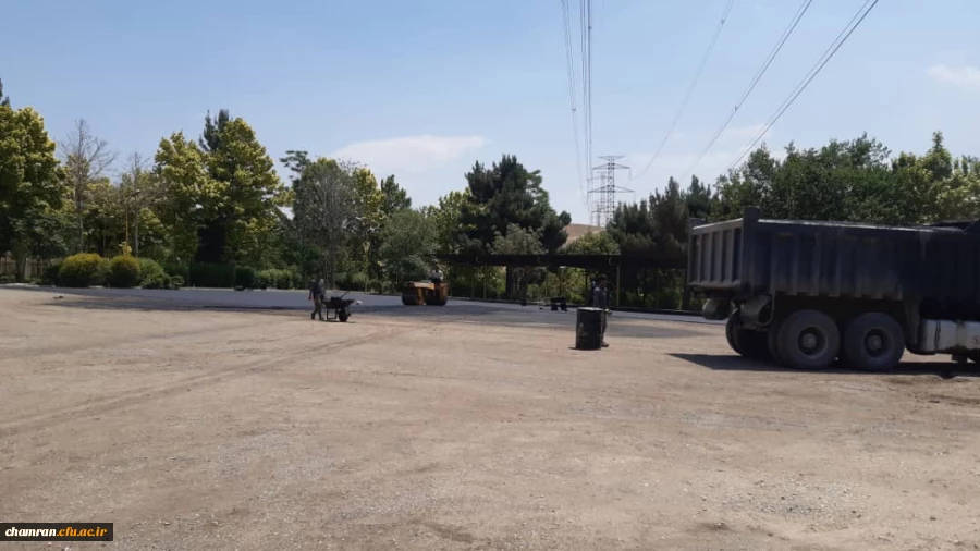 انجام پروژه آسفالت ریزی در پردیس شهید چمران 33