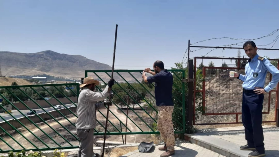 ترمیم موقت حصارهای ضلع شمالی پردیس شهید چمران 5