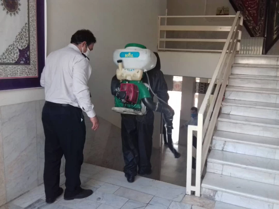 ضدعفونی کردن ساختمان های پردیس شهید چمران توسط آتش نشانی 4