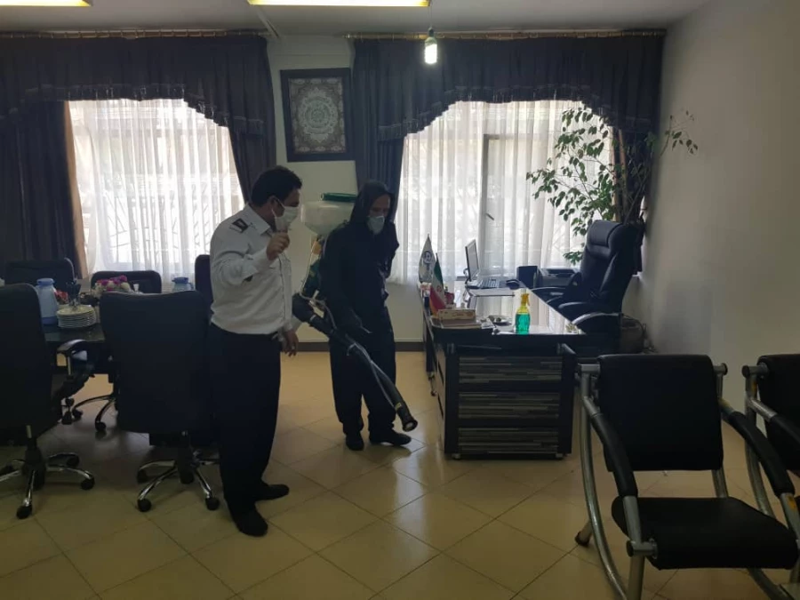 ضدعفونی کردن ساختمان های پردیس شهید چمران توسط آتش نشانی 7