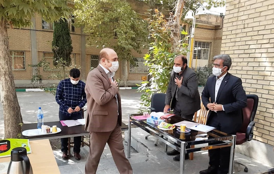 بازدید دکتر بلاغی از فرایند مصاحبه داوطلبان شغل معلمی در پردیس شهید چمران 2