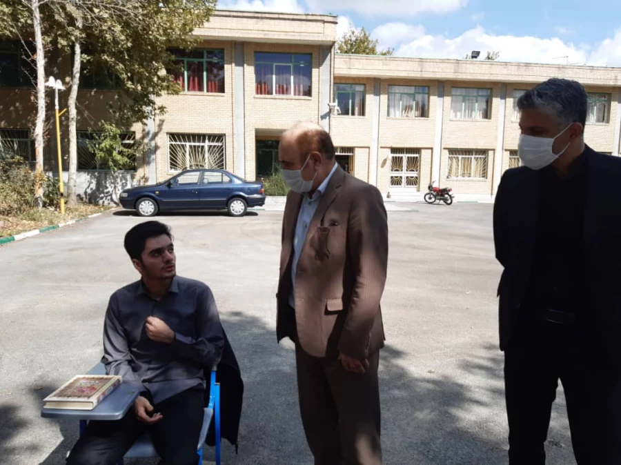 بازدید دکتر بلاغی از فرایند مصاحبه داوطلبان شغل معلمی در پردیس شهید چمران 3
