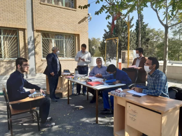 ادامه فرایند مصاحبه از افراد جامانده داوطلب شغل معلمی در پردیس شهید چمران
 4