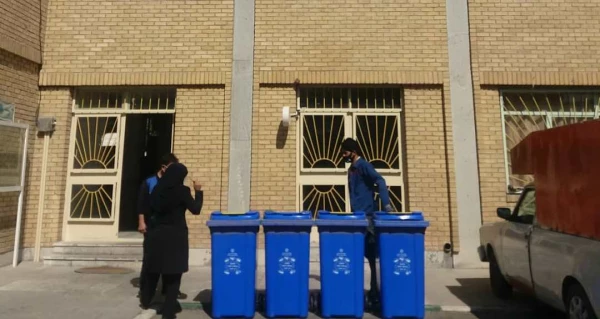 اجرای طرح کاهش پسماند و تفکیک زباله از مبدا در پردیس شهید چمران 2