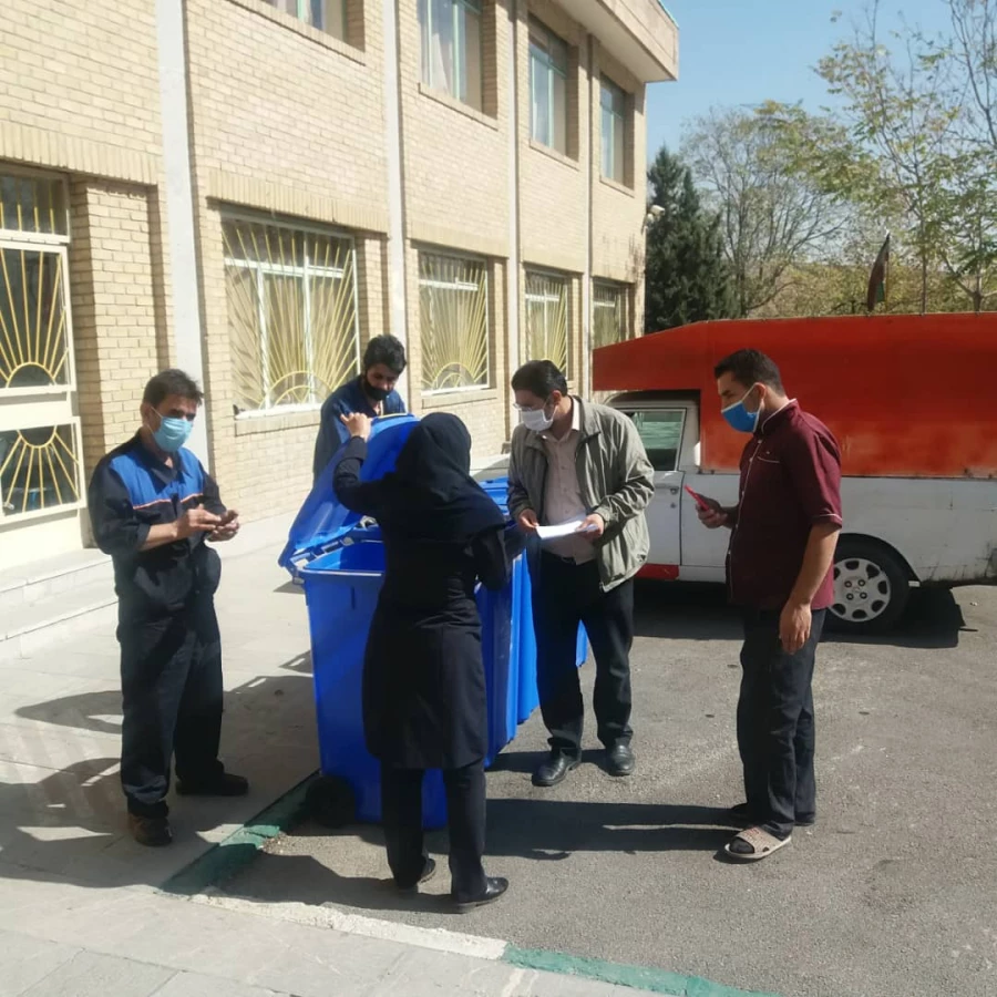 اجرای طرح کاهش پسماند و تفکیک زباله از مبدا در پردیس شهید چمران 7