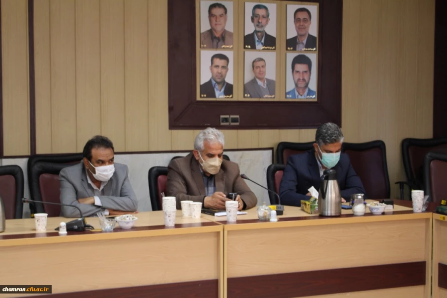 تکریم از خانم دکتر نادری معاون امور آموزشی پژوهشی و فرهنگی فرهنگی مدیریت امور پردیس های استان تهران 2