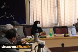 تکریم از خانم دکتر نادری معاون امور آموزشی پژوهشی و فرهنگی فرهنگی مدیریت امور پردیس های استان تهران 3