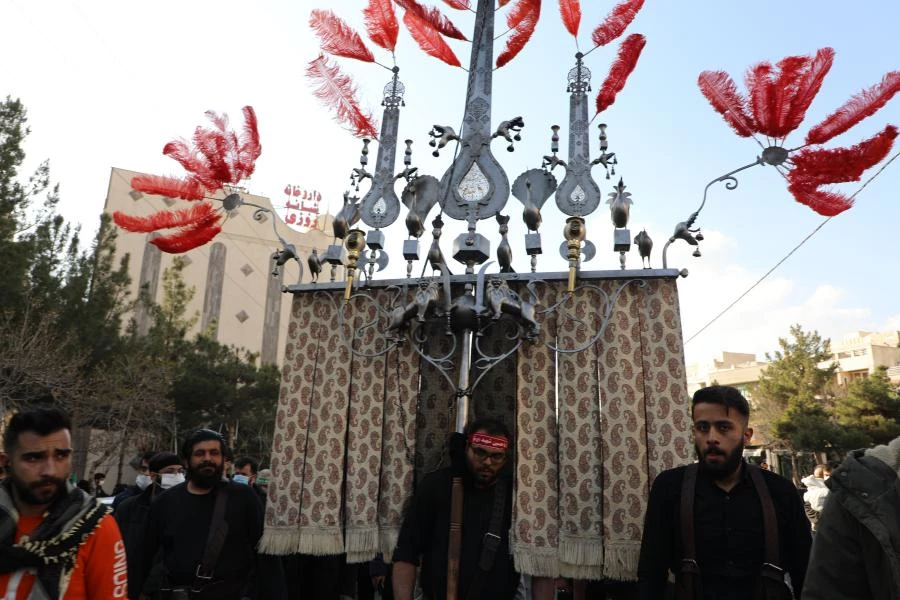 آیین تشییع و تدفین پیکر پاک شهید گمنام در پردیس شهید چمران به روایت تصویر
 18