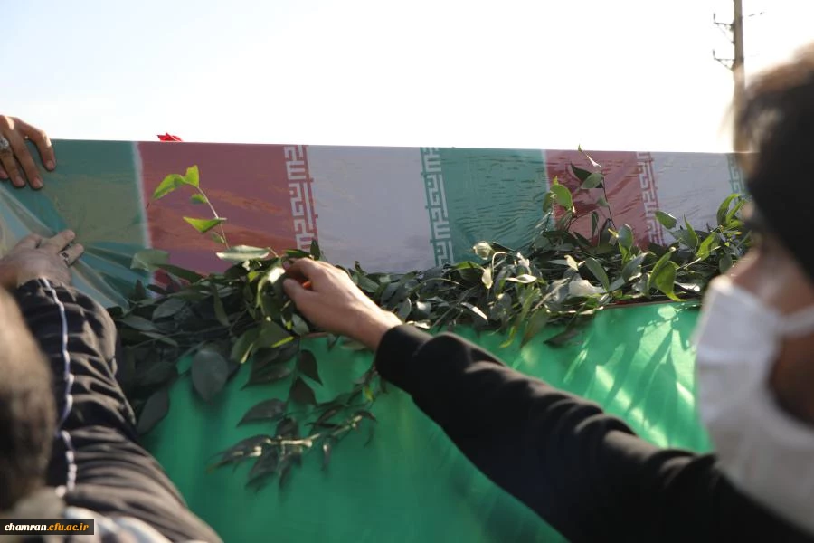 آیین تشییع و تدفین پیکر پاک شهید گمنام در پردیس شهید چمران به روایت تصویر
 46