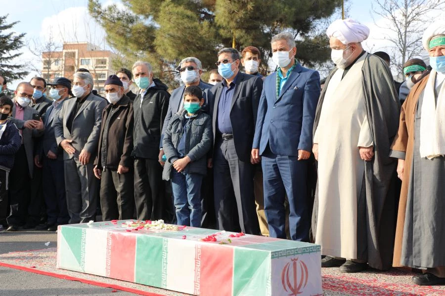 آیین تشییع و تدفین پیکر پاک شهید گمنام در پردیس شهید چمران به روایت تصویر 19