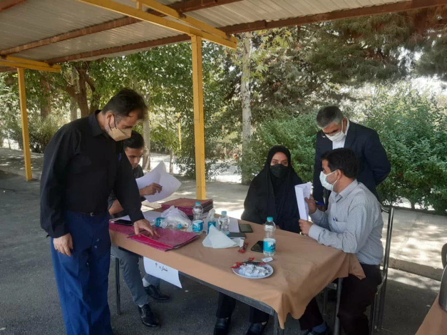 بازدید میدانی دکتر آزادی از فرایند مصاحبه داوطلبان شغل معلمی 6