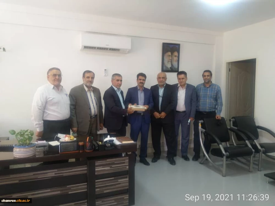 تکریم از دکتر پیریایی در پردیس شهید چمران 2