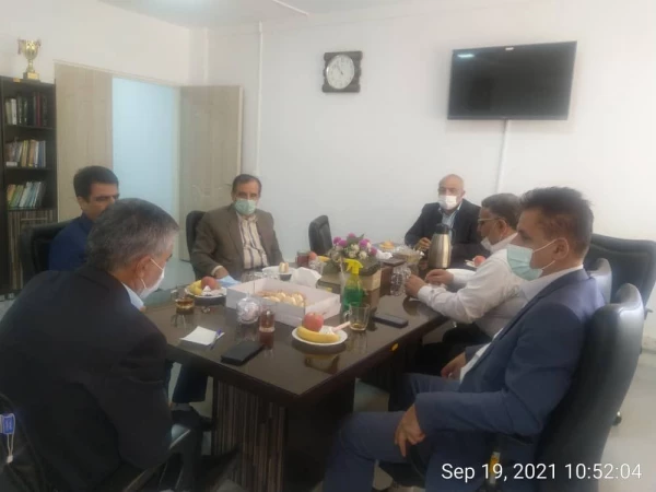 تکریم از دکتر پیریایی در پردیس شهید چمران 3