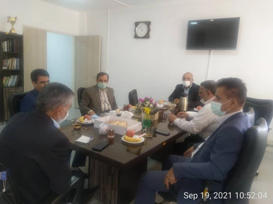 تکریم از دکتر پیریایی در پردیس شهید چمران 3