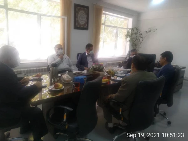 تکریم از دکتر پیریایی در پردیس شهید چمران 5