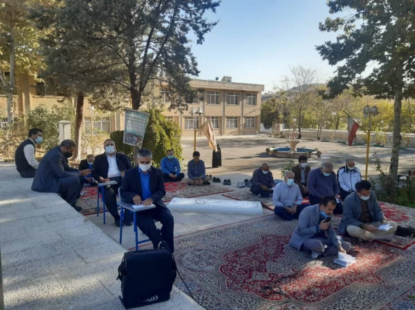 قرائت زیارت عاشورا در پردیس شهید چمران 2