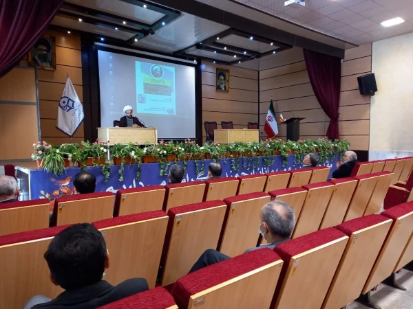 برگزاری جلسه به مناسبت روز وحدت حوزه و دانشگاه 9