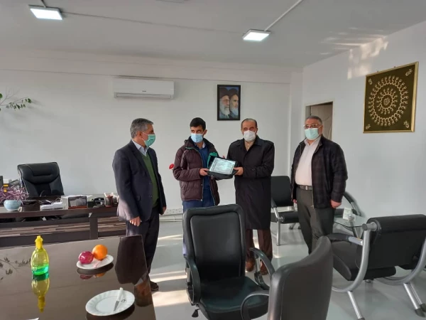 تقدیر از دانشجوی فعال در حوزه فرهنگی-اجتماعی 2