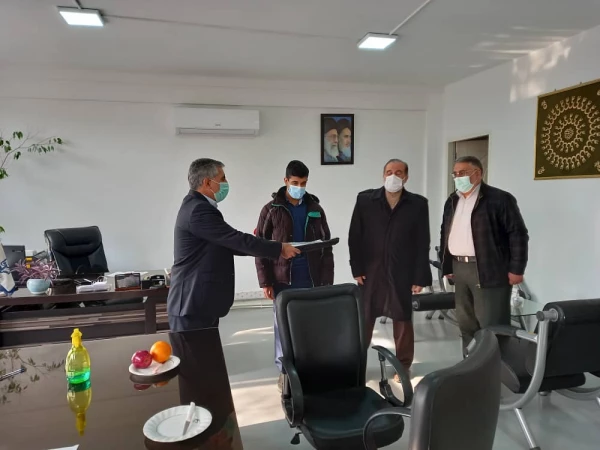 تقدیر از دانشجوی فعال در حوزه فرهنگی-اجتماعی 3