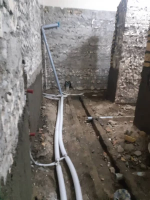 انجام پروژه تعویض لوله کشی و بهسازی حمام و سرویسهای بهداشتی سراهای دانشجویی 5